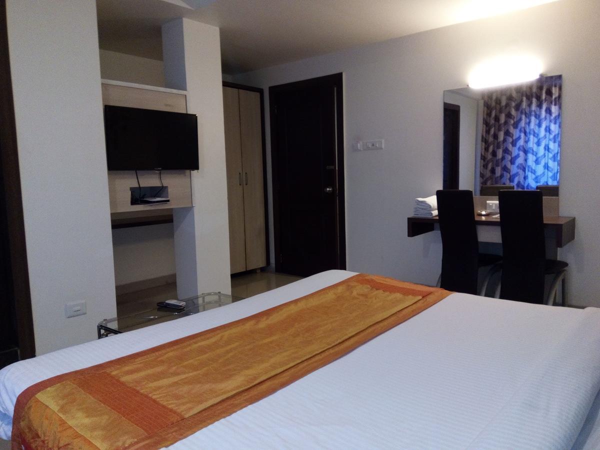 Hotel Veer Residency Панвел Екстер'єр фото